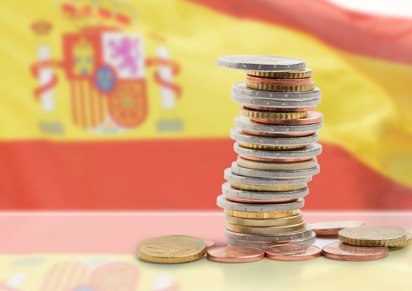 Slimme strategieën om geld te besparen door te verhuizen naar Spanje
